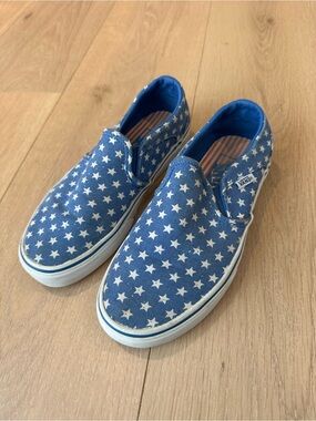 Vans Womens Slip-On Sneakers - Blue Star Print